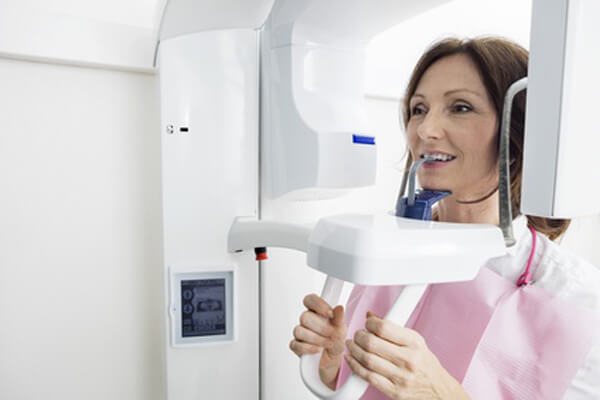 Digitale 3D-Röntgendiagnostik - Implantologie - ZahnarztAubing Dr. Johannes Stern, M.Sc. München